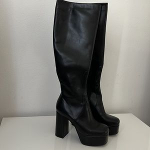 Knee high black boots size 6
